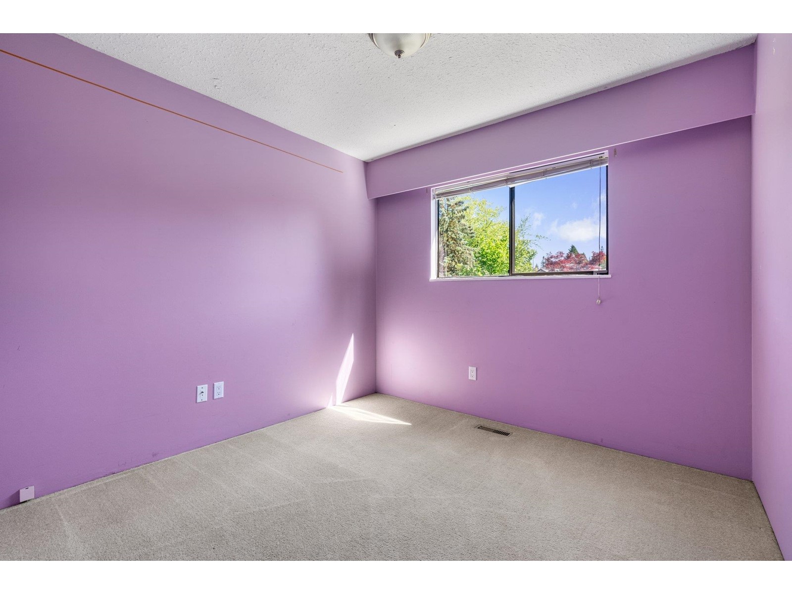19990 49 AVENUE, Langley