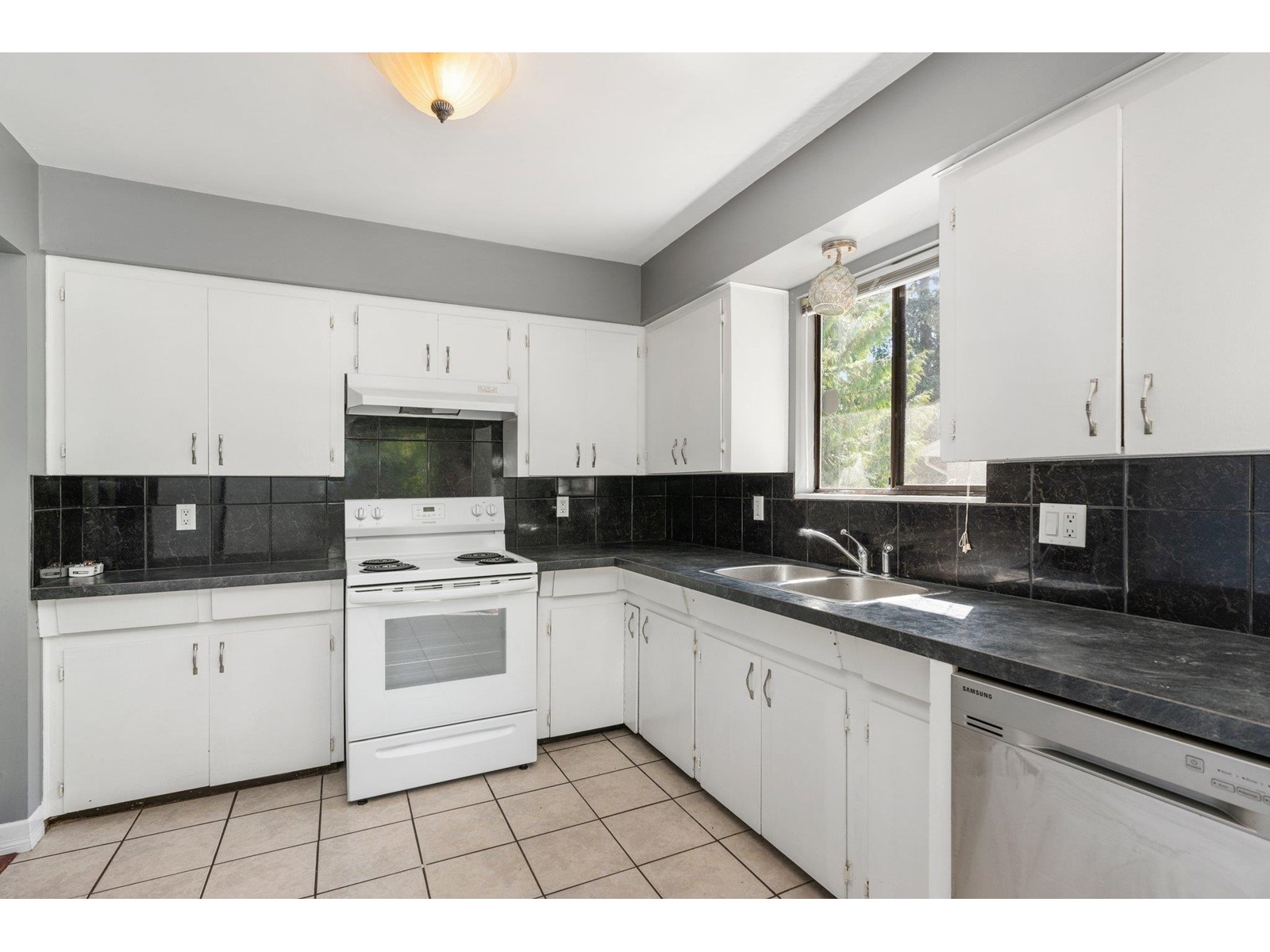 19990 49 AVENUE, Langley