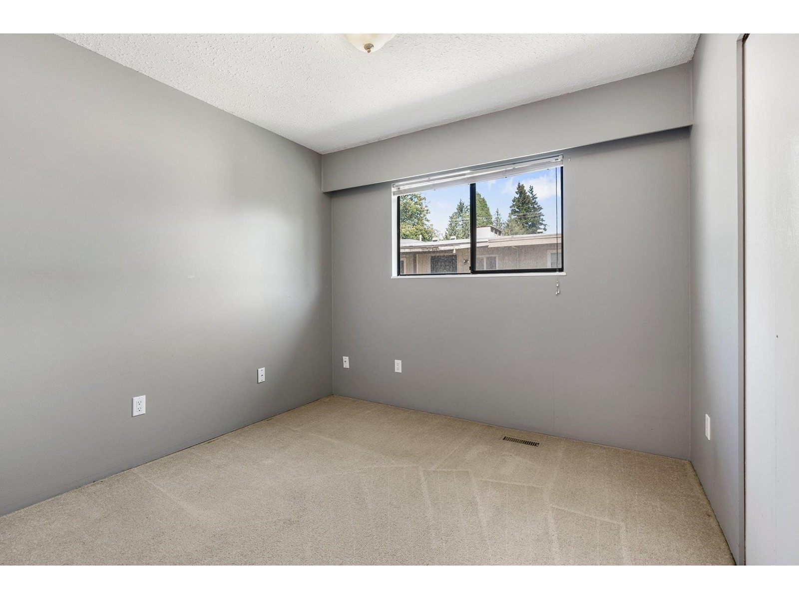 19990 49 AVENUE, Langley