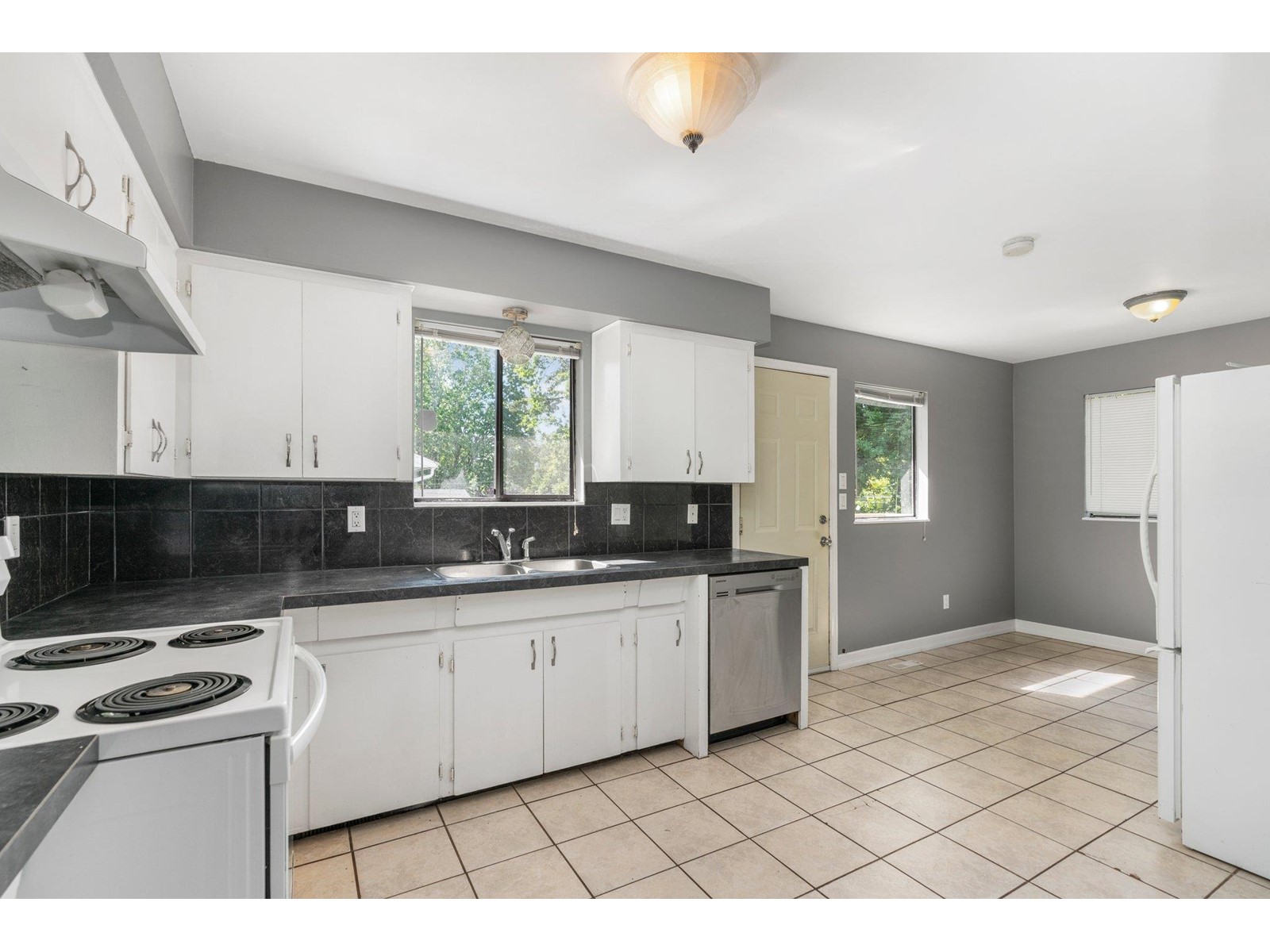 19990 49 AVENUE, Langley