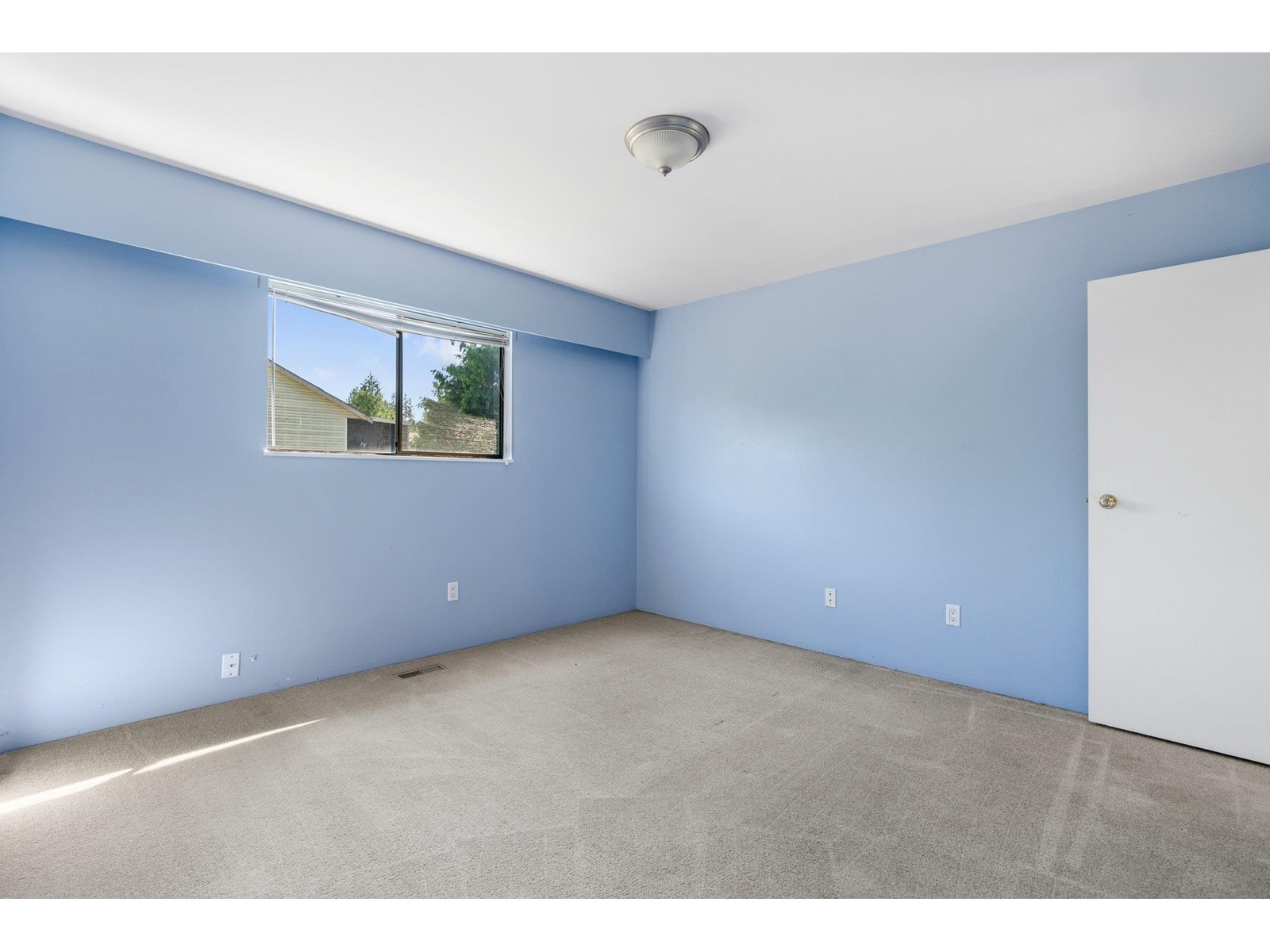 19990 49 AVENUE, Langley
