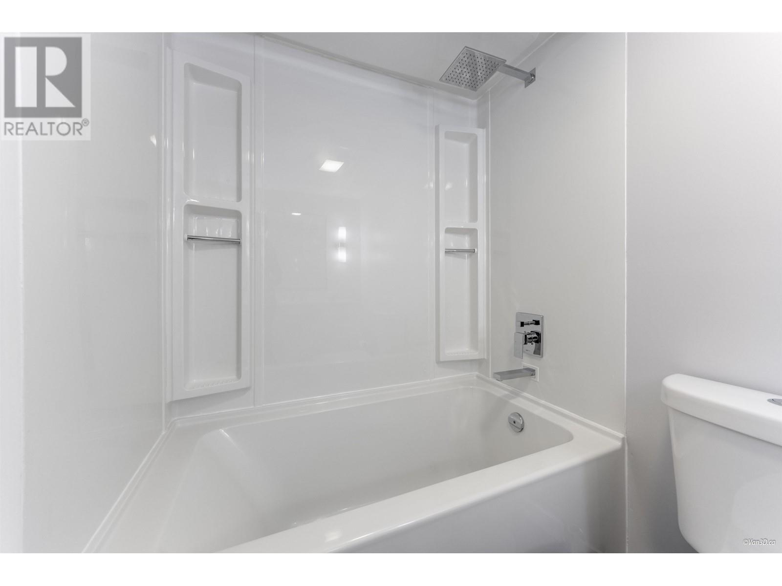 Photo 17 of 309 306 W 1st Street, North Vancouver BC