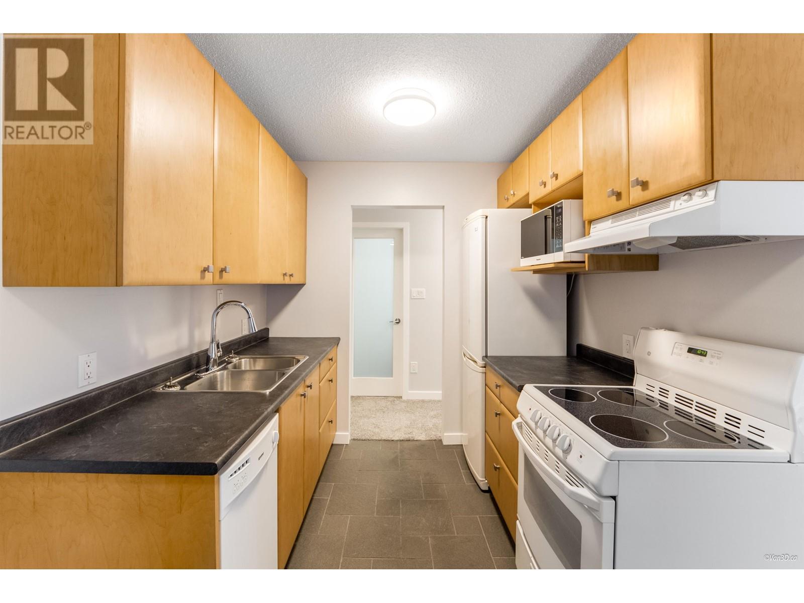 Photo 5 of 309 306 W 1st Street, North Vancouver BC