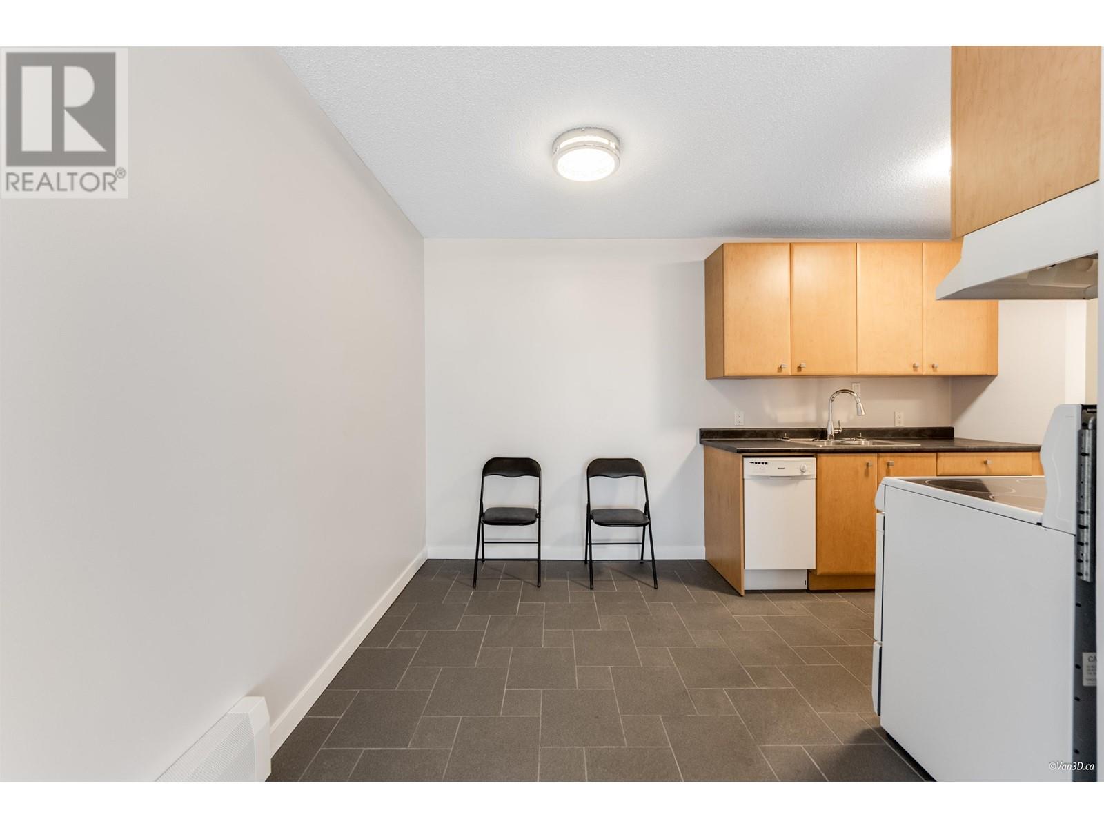 Photo 13 of 309 306 W 1st Street, North Vancouver BC