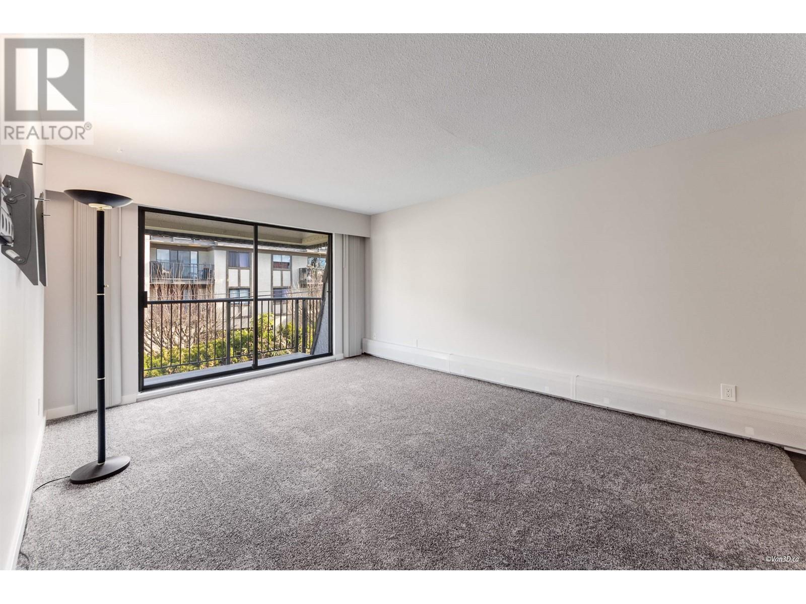 Photo 6 of 309 306 W 1st Street, North Vancouver BC