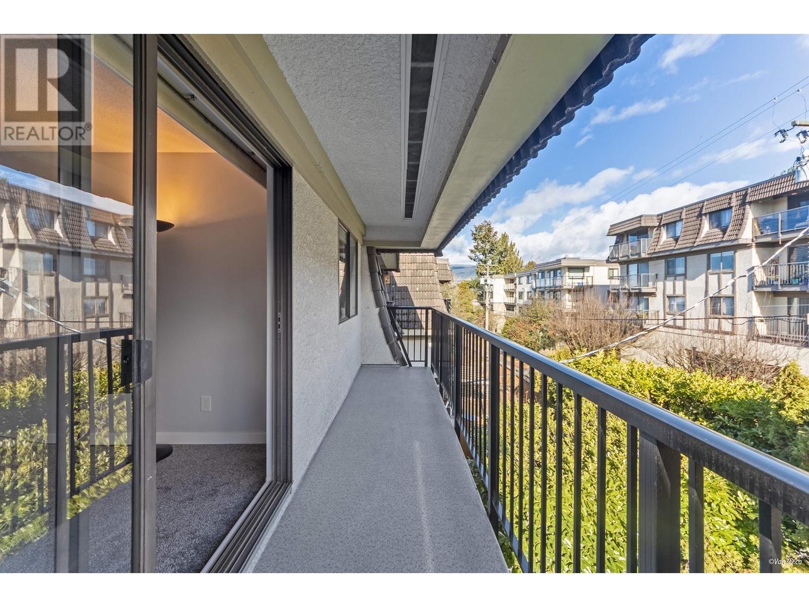 Photo 7 of 309 306 W 1st Street, North Vancouver BC