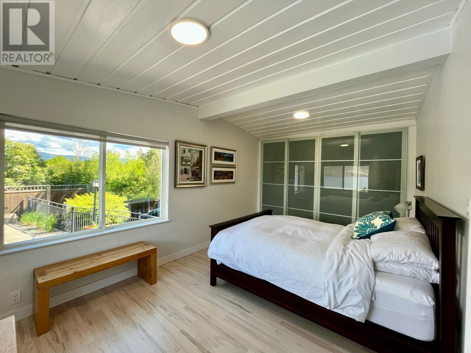  15415 Pohlman Avenue, Summerland