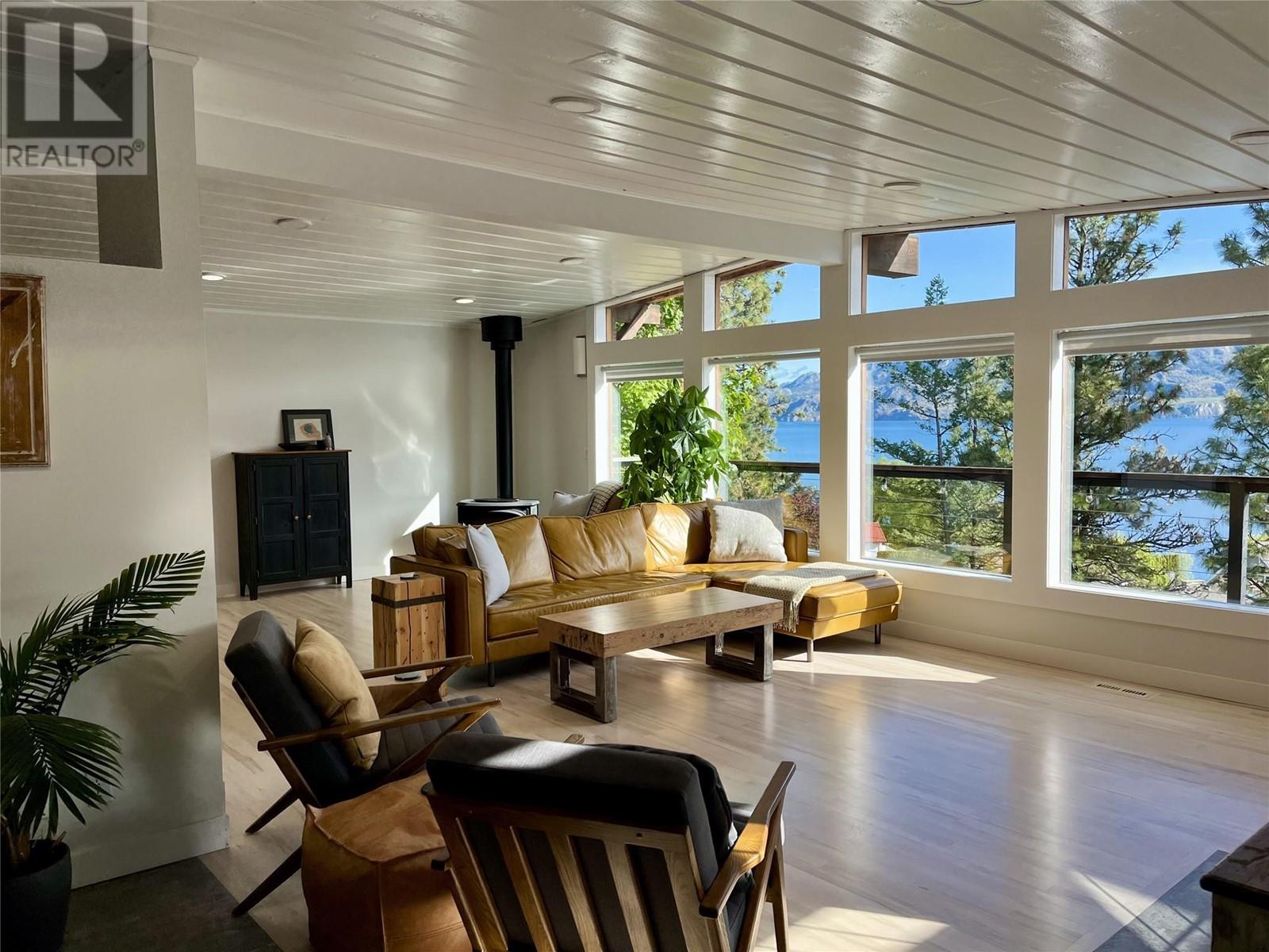  15415 Pohlman Avenue, Summerland