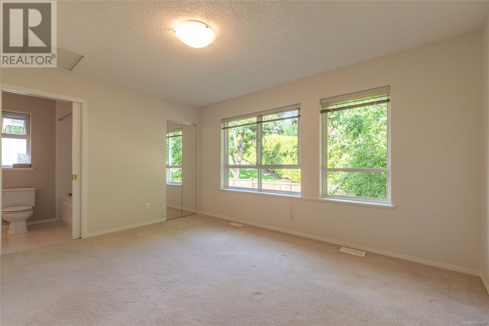 Photo 2 of 5 100 Gifford Rd, Ladysmith BC