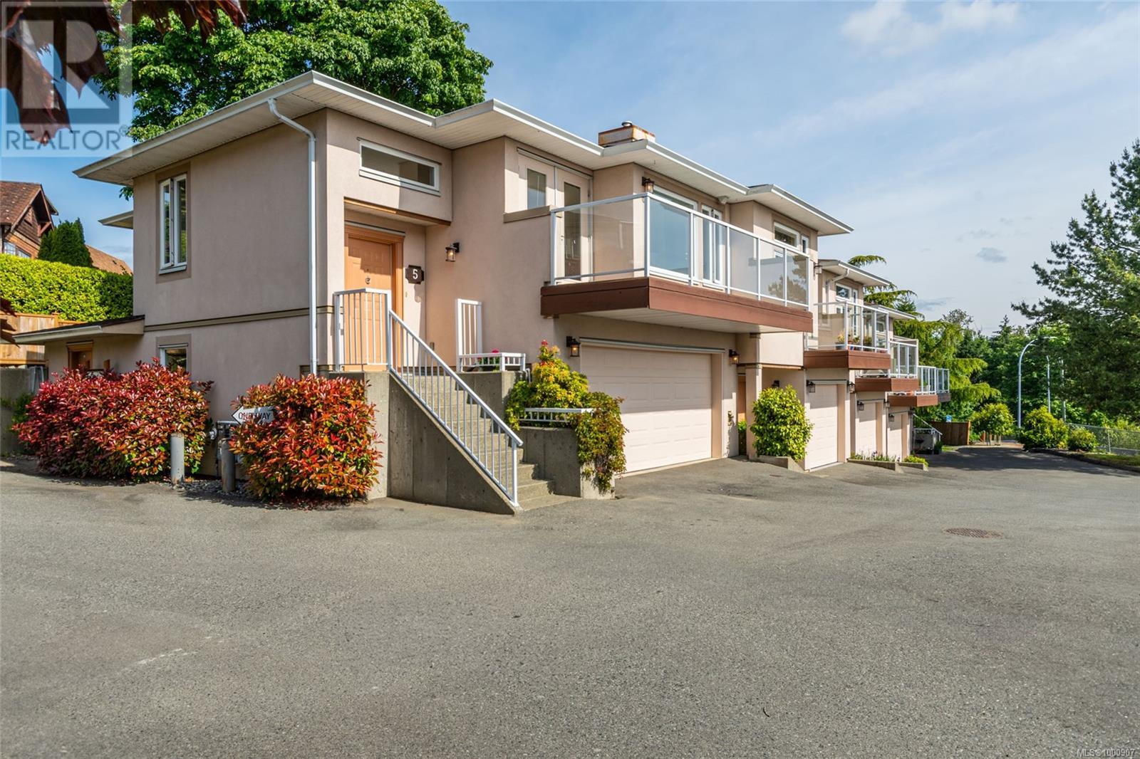 Photo 4 of 5 100 Gifford Rd, Ladysmith BC