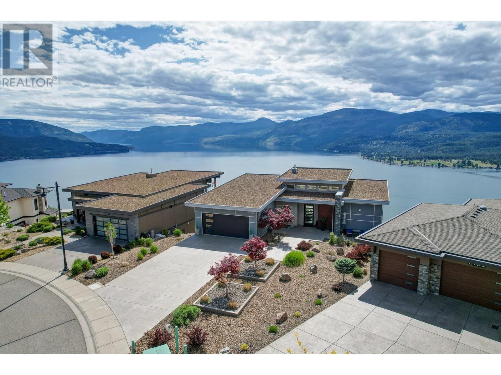  8900 Hampshire Crescent, Vernon