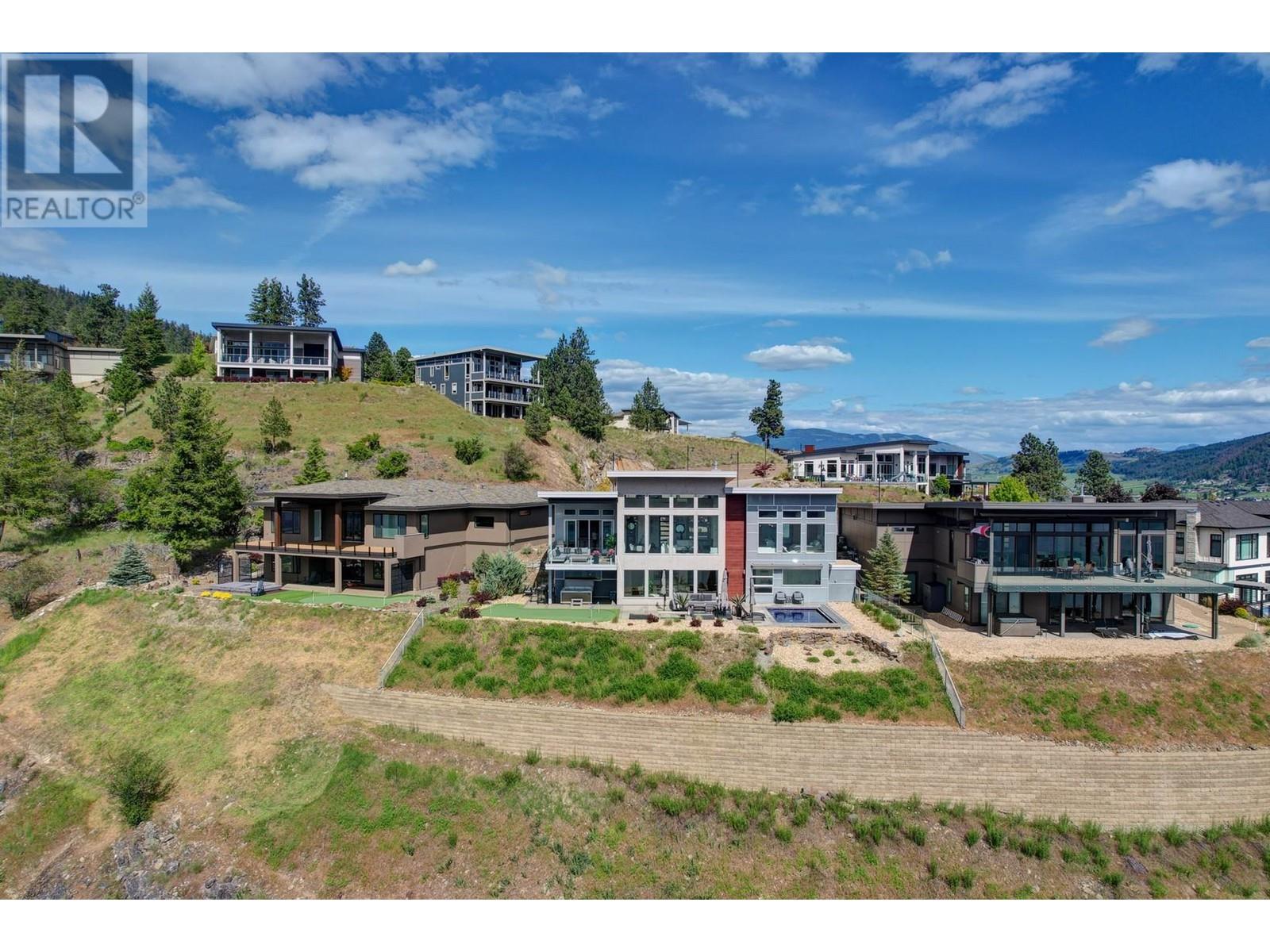  8900 Hampshire Crescent, Vernon