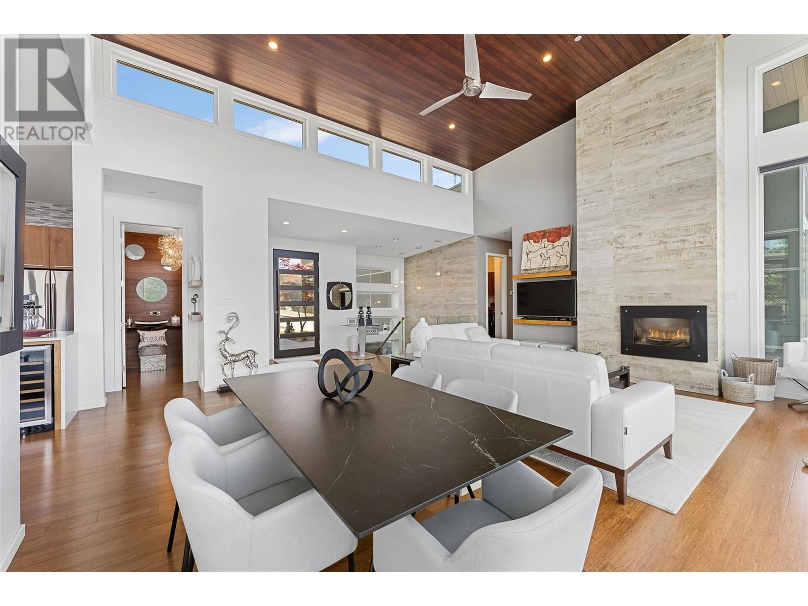  8900 Hampshire Crescent, Vernon