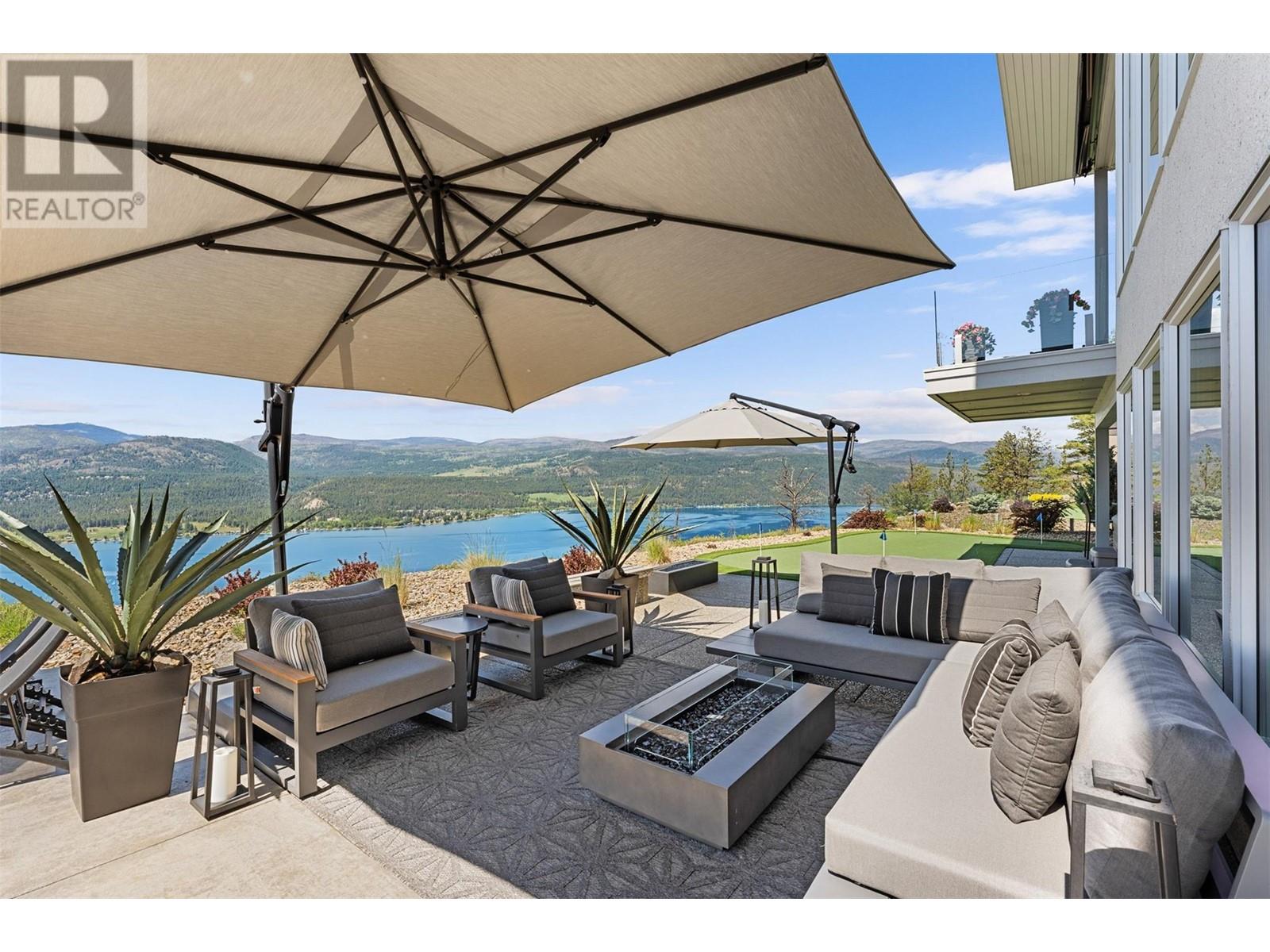  8900 Hampshire Crescent, Vernon