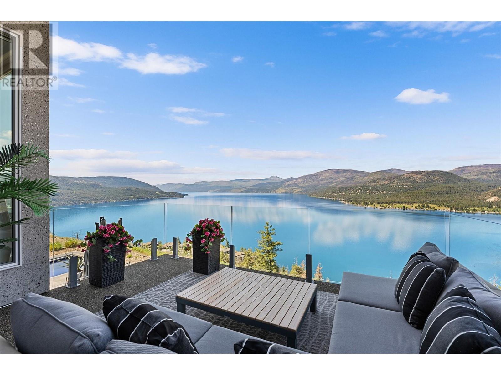  8900 Hampshire Crescent, Vernon