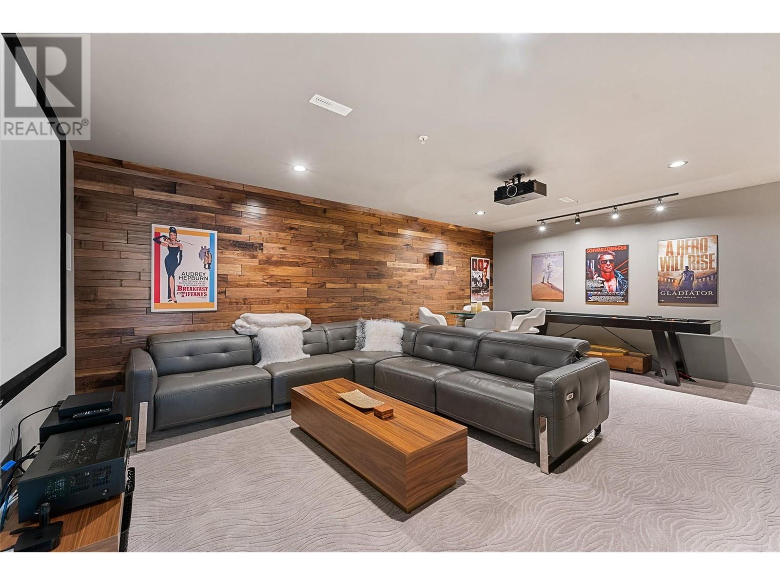  8900 Hampshire Crescent, Vernon