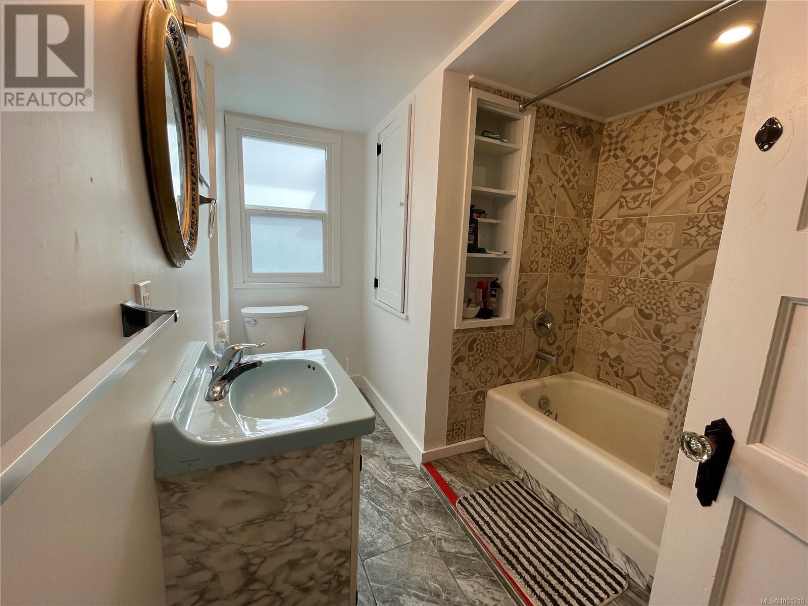 4438 Adelaide St, Port Alberni