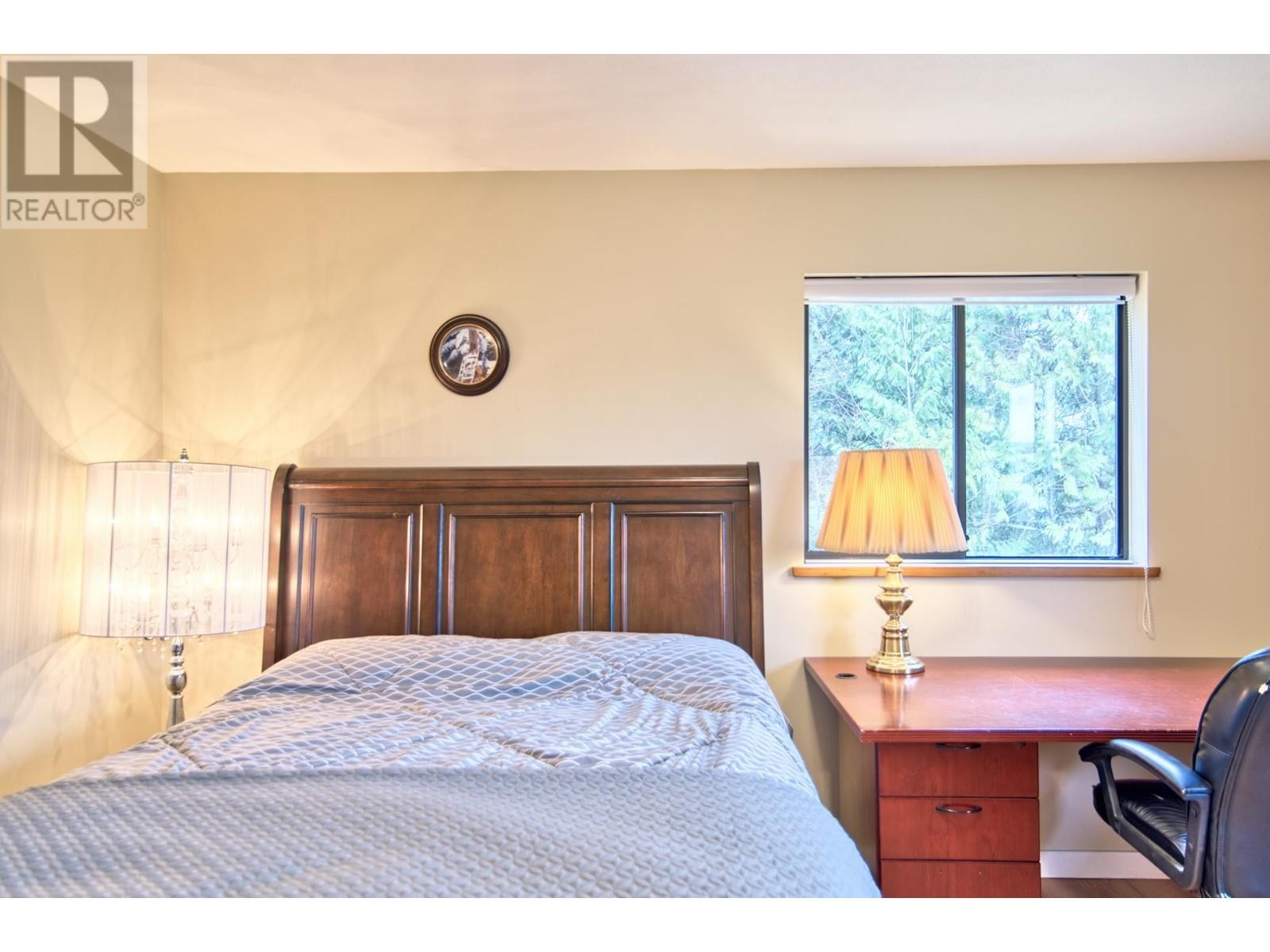 6377 N GALE AVENUE, Sechelt