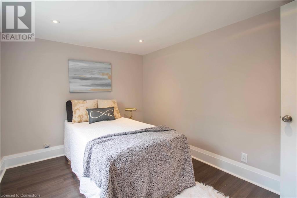 Photo 6 of 10 Manning Street, St Catharines ON