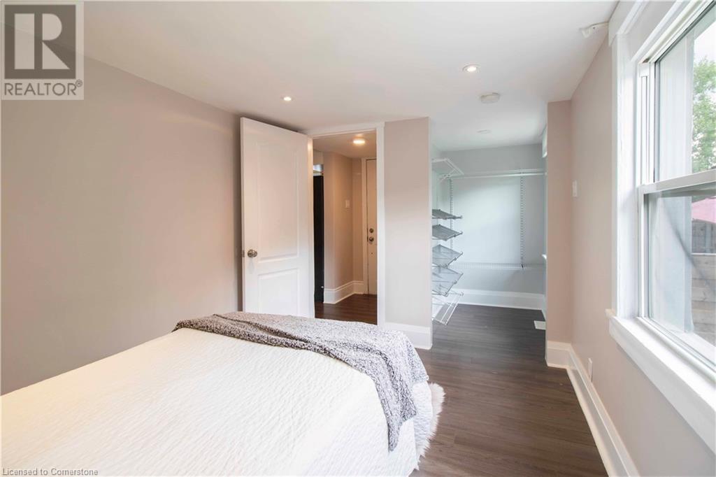 Photo 25 of 10 Manning Street, St Catharines ON