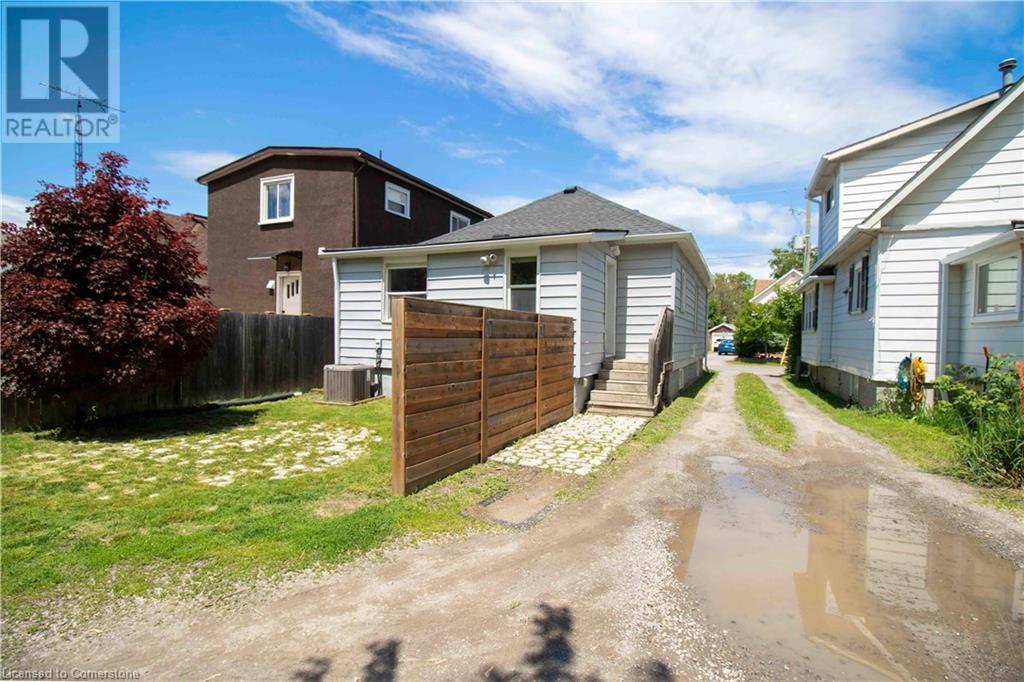 Photo 9 of 10 Manning Street, St Catharines ON