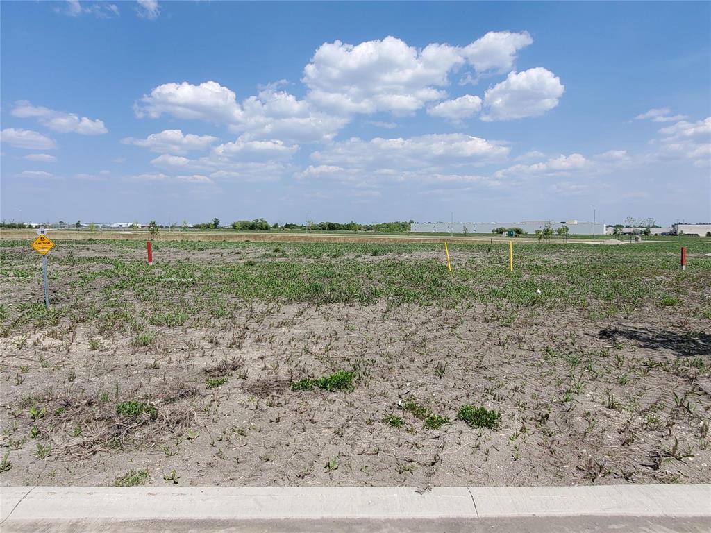 Photo 1 of 18 Woodland Drive, Steinbach MB