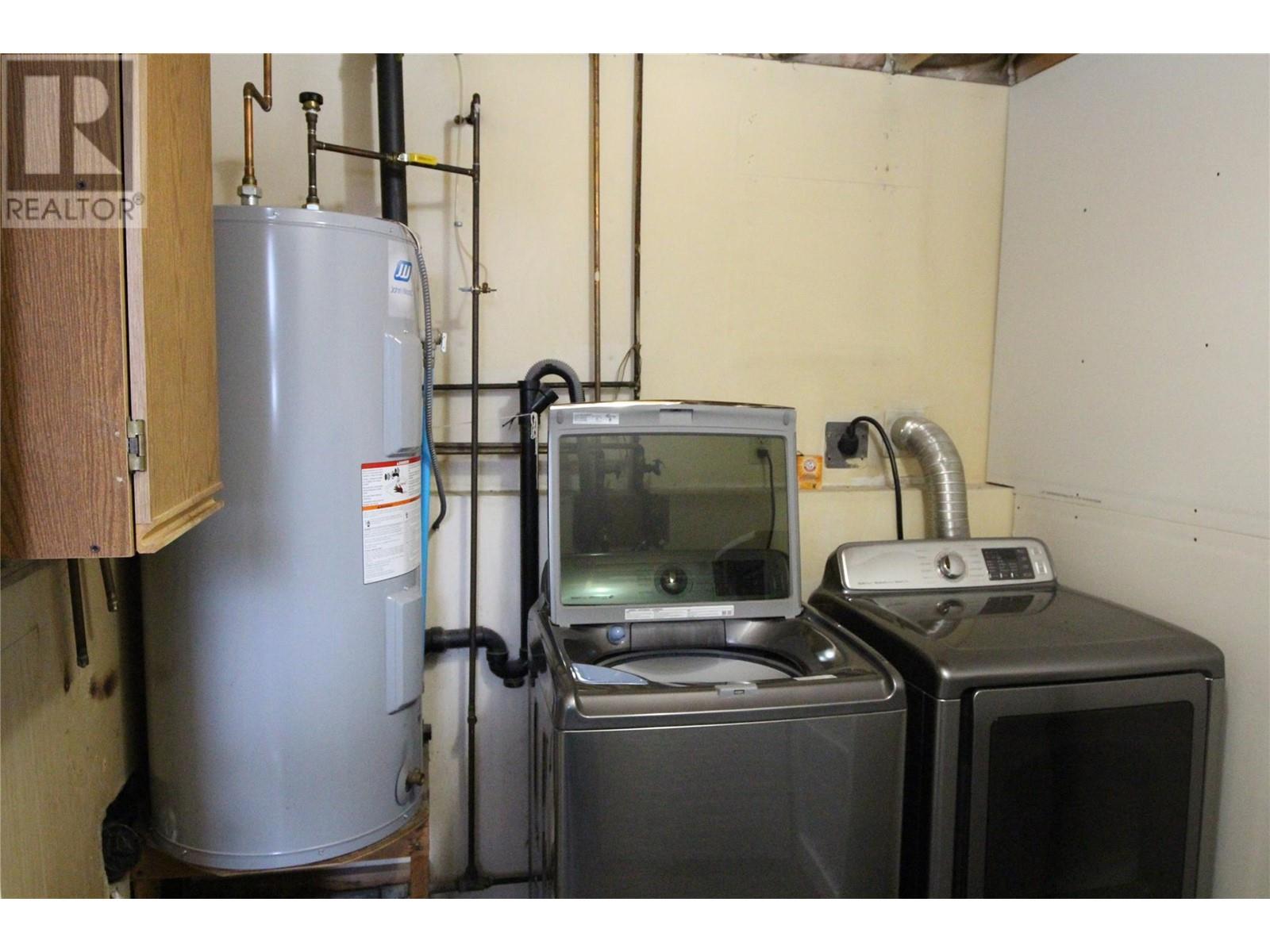 323 WYNDHAVEN Drive, Clearwater