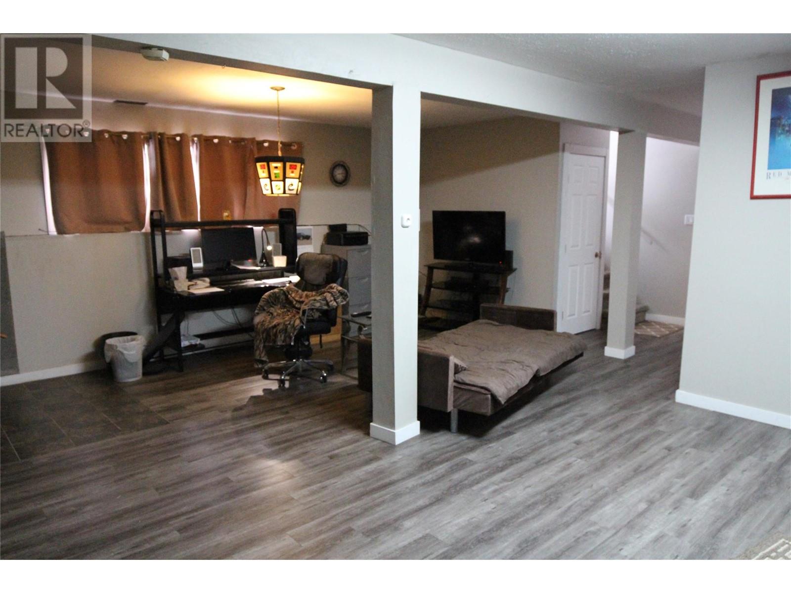 323 WYNDHAVEN Drive, Clearwater