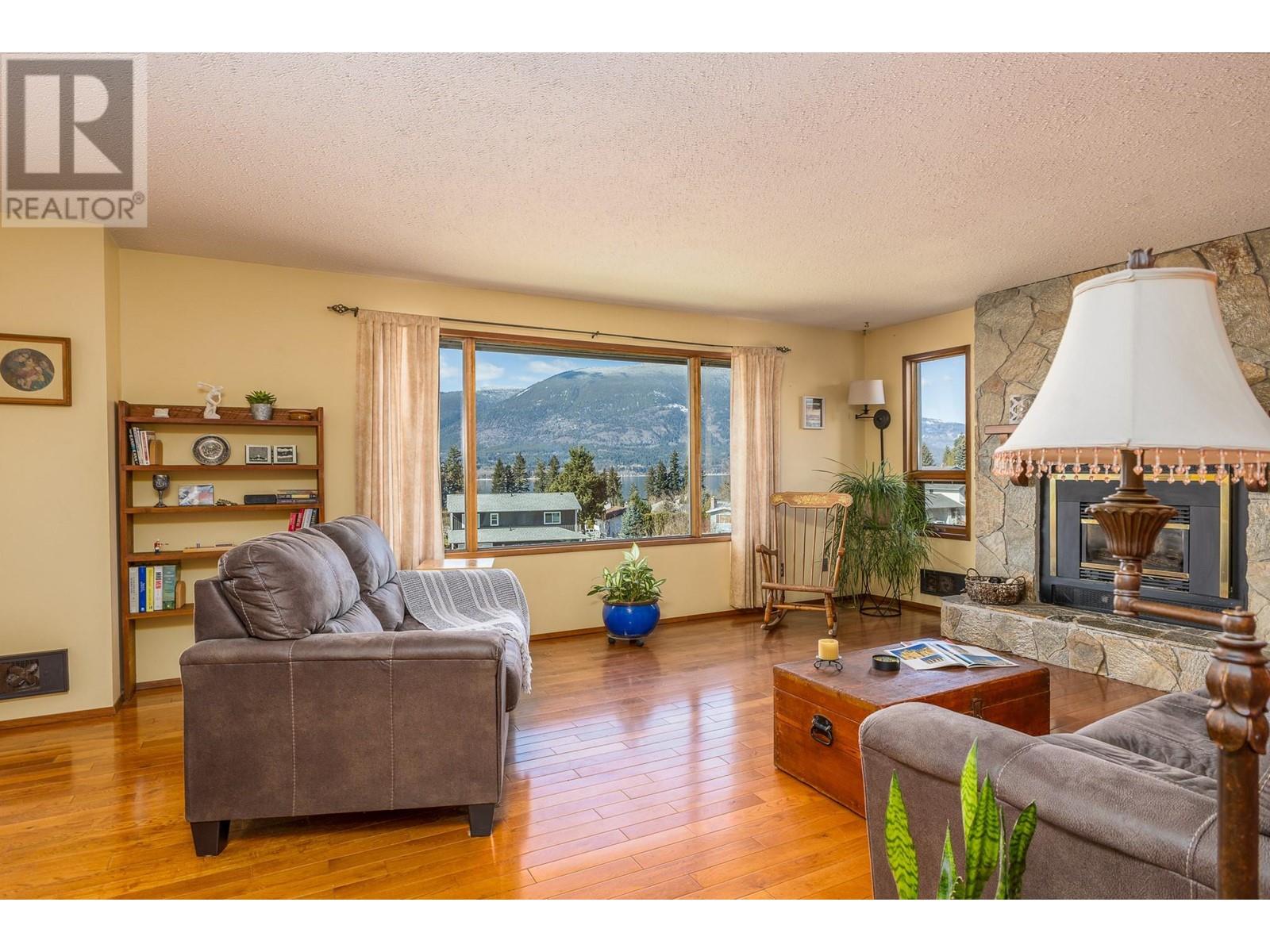 4750 14 Street NE, Salmon Arm