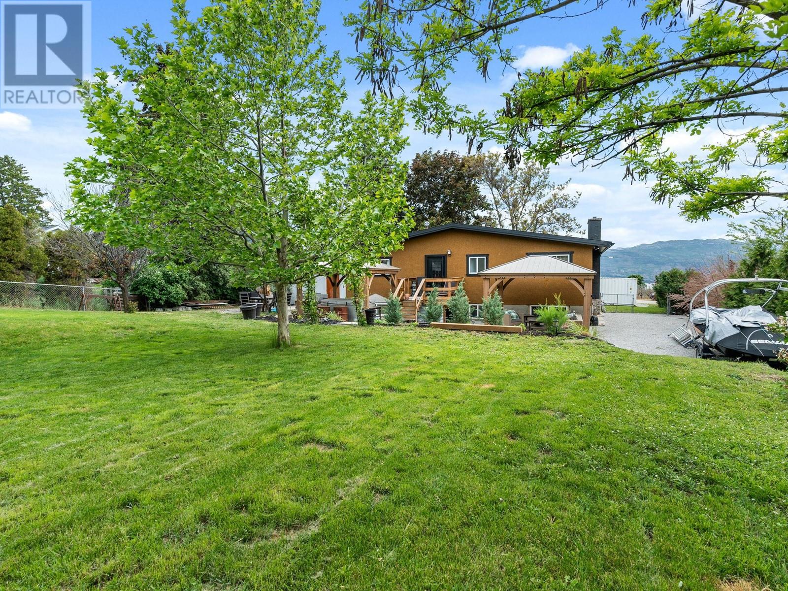  858 Douglas Road, West Kelowna