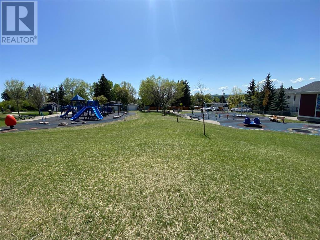 10, 304 Ross Avenue, Cochrane, Alberta