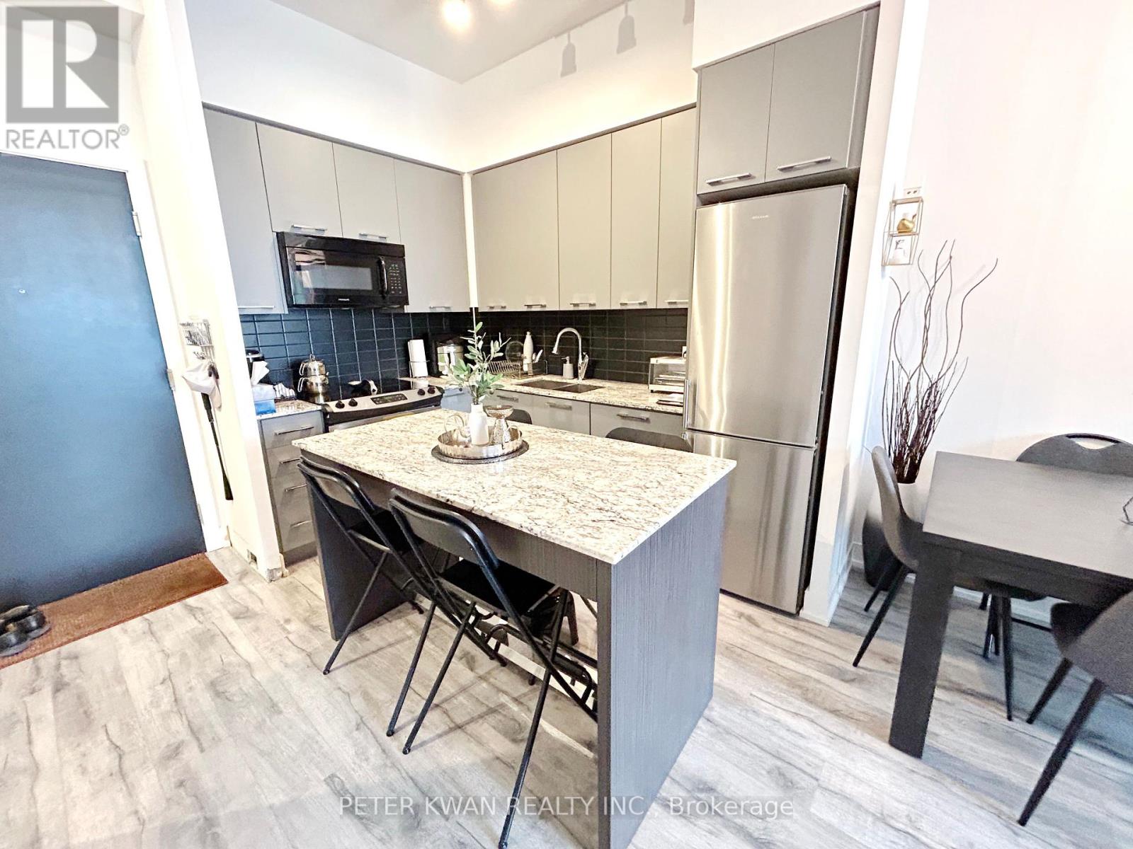 Photo 15 of 332 9471 Yonge Street, Richmond Hill ON