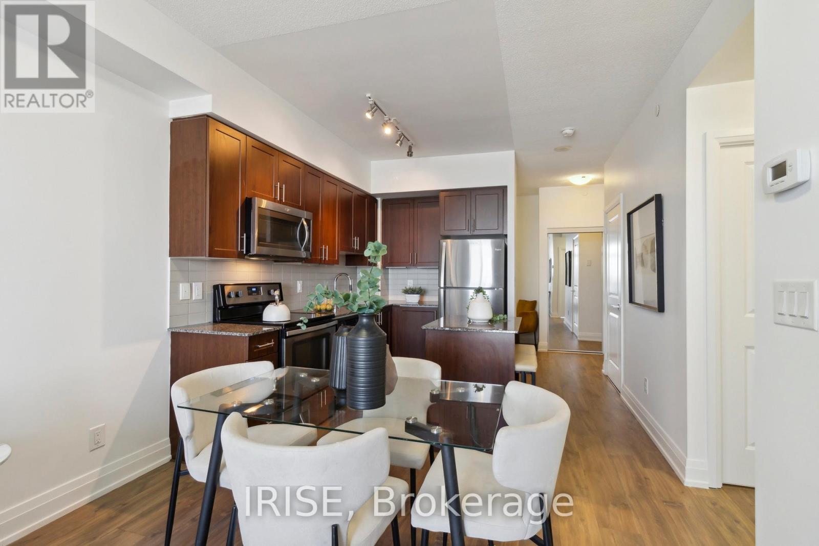 Photo 13 of 606 3700 Highway 7 Road, Vaughan ON