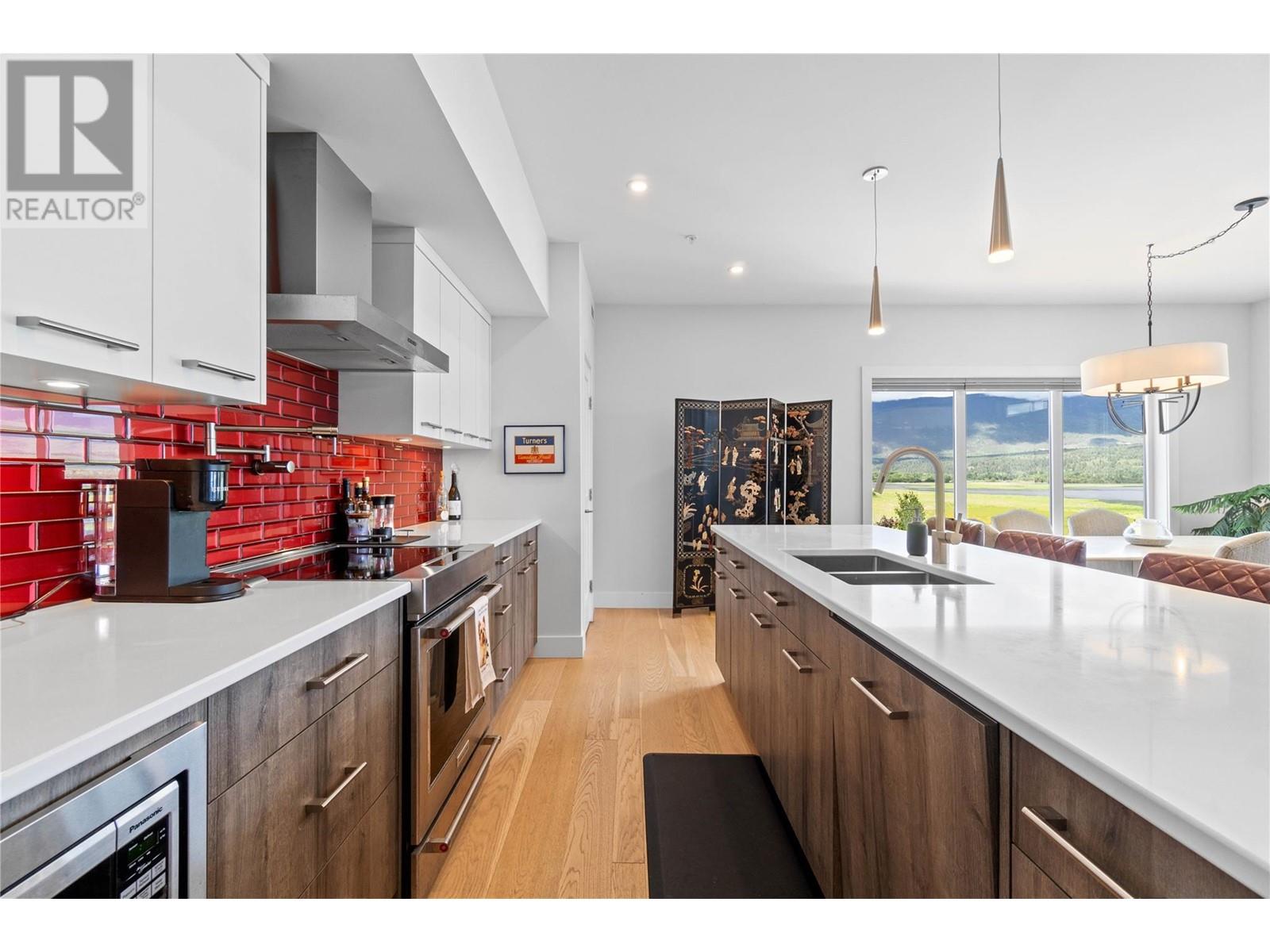 501 131 Harbourfront Drive Northeast, Salmon Arm