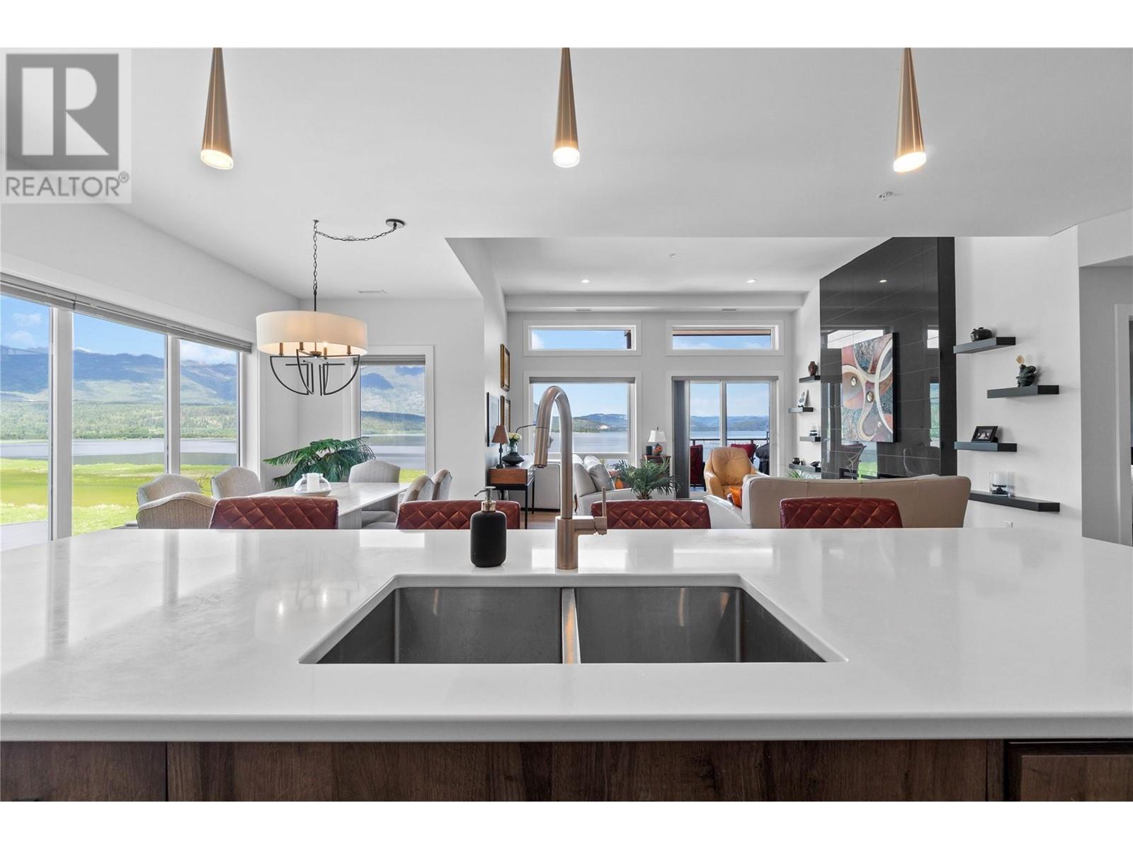 Photo 8 of 131 Harbourfront Drive Ne Unit 501, Salmon Arm BC