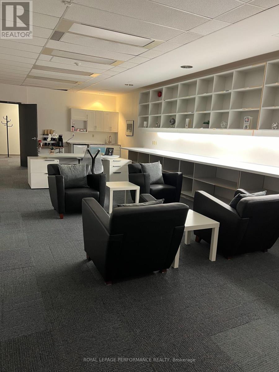 Photo 11 of 305 2283 St Laurent Boulevard, Ottawa ON