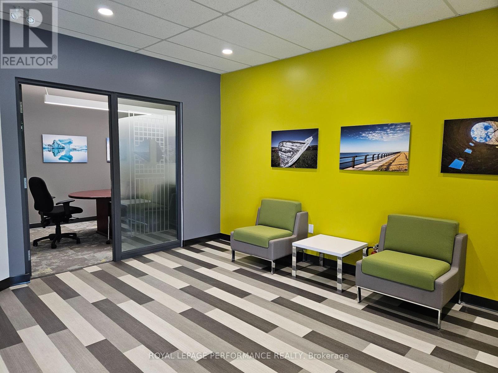 Photo 14 of 305 2283 St Laurent Boulevard, Ottawa ON