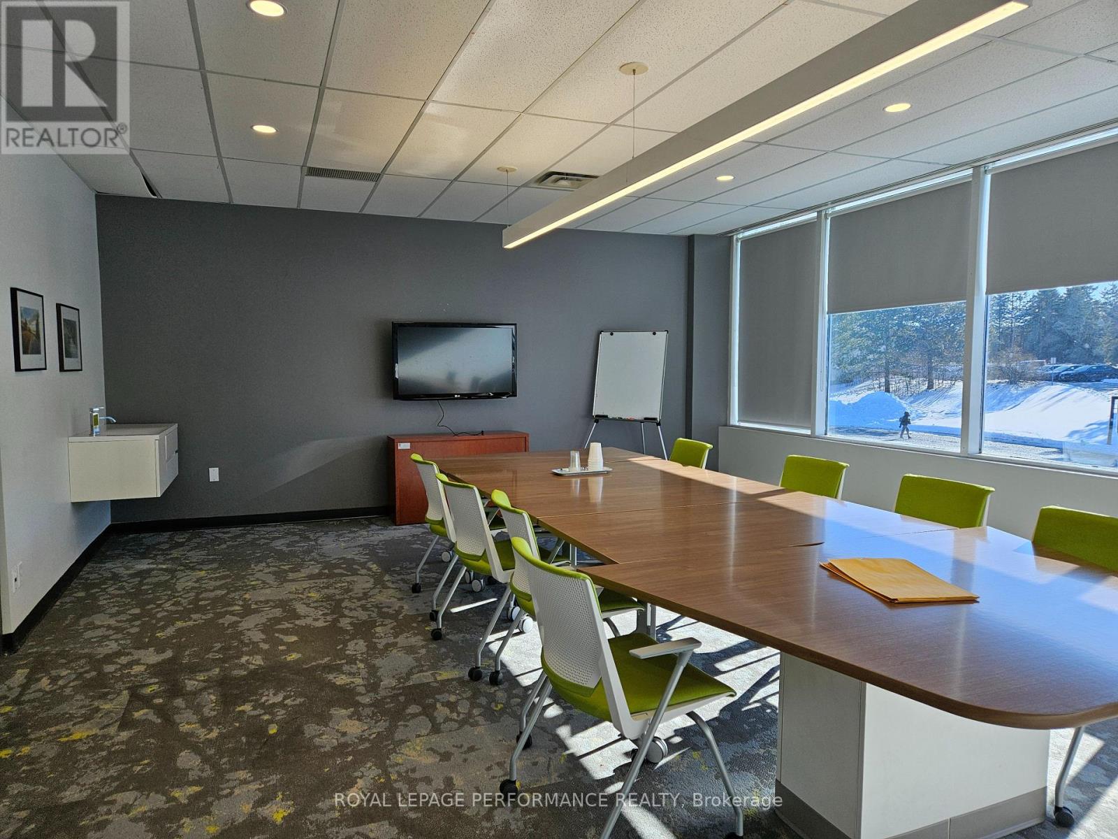 Photo 16 of 305 2283 St Laurent Boulevard, Ottawa ON