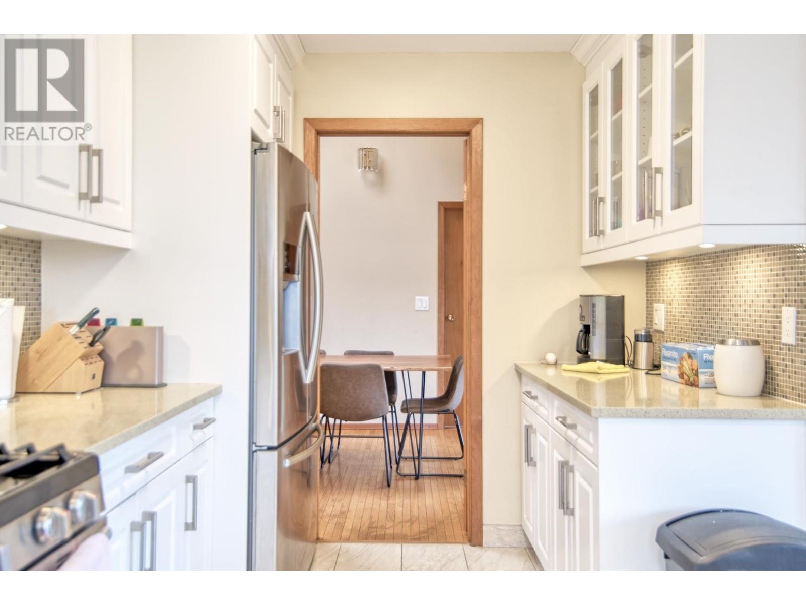 6377 N GALE AVENUE, Sechelt