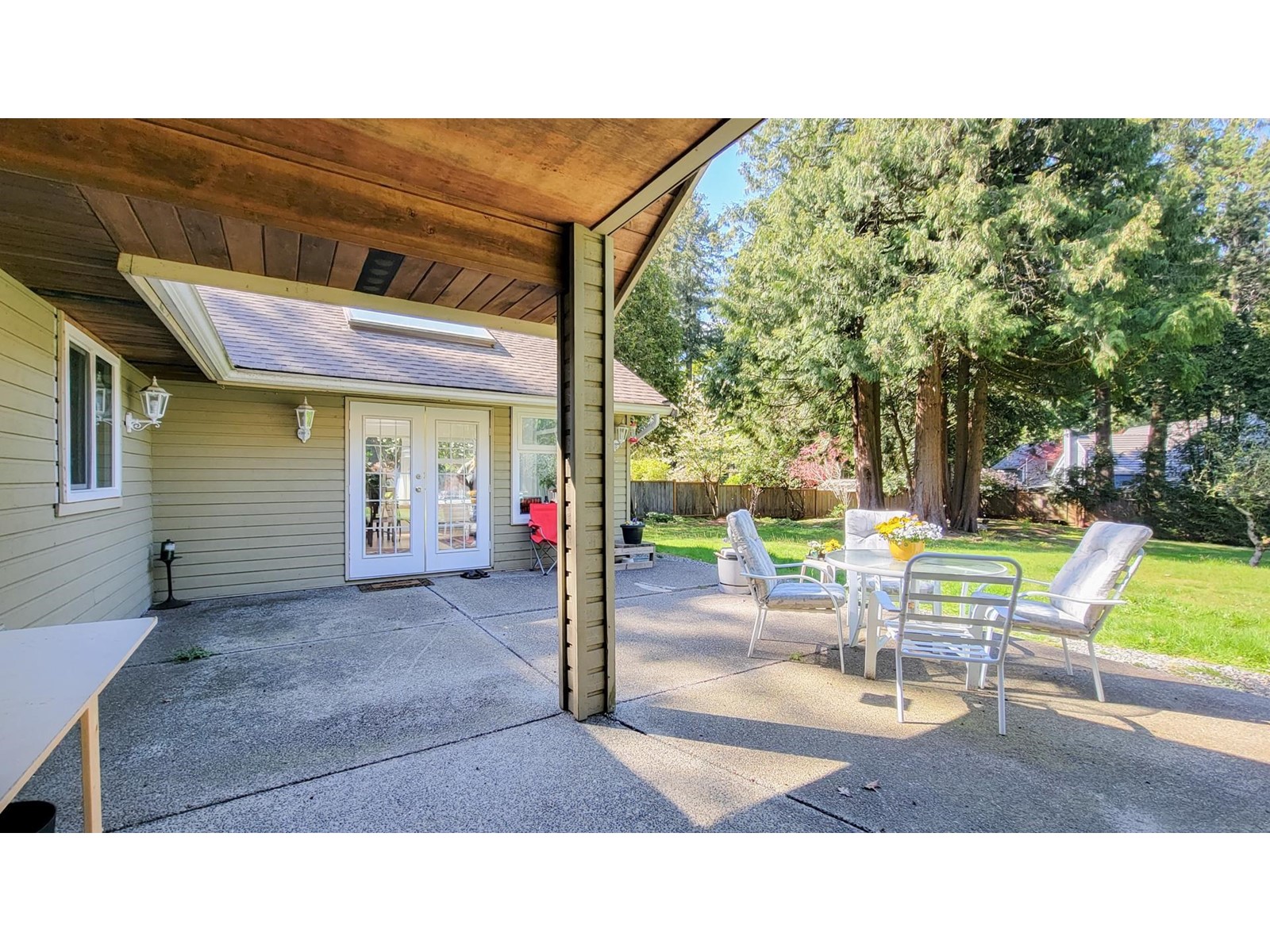 Photo 4 of 17237 26 Avenue, Surrey BC