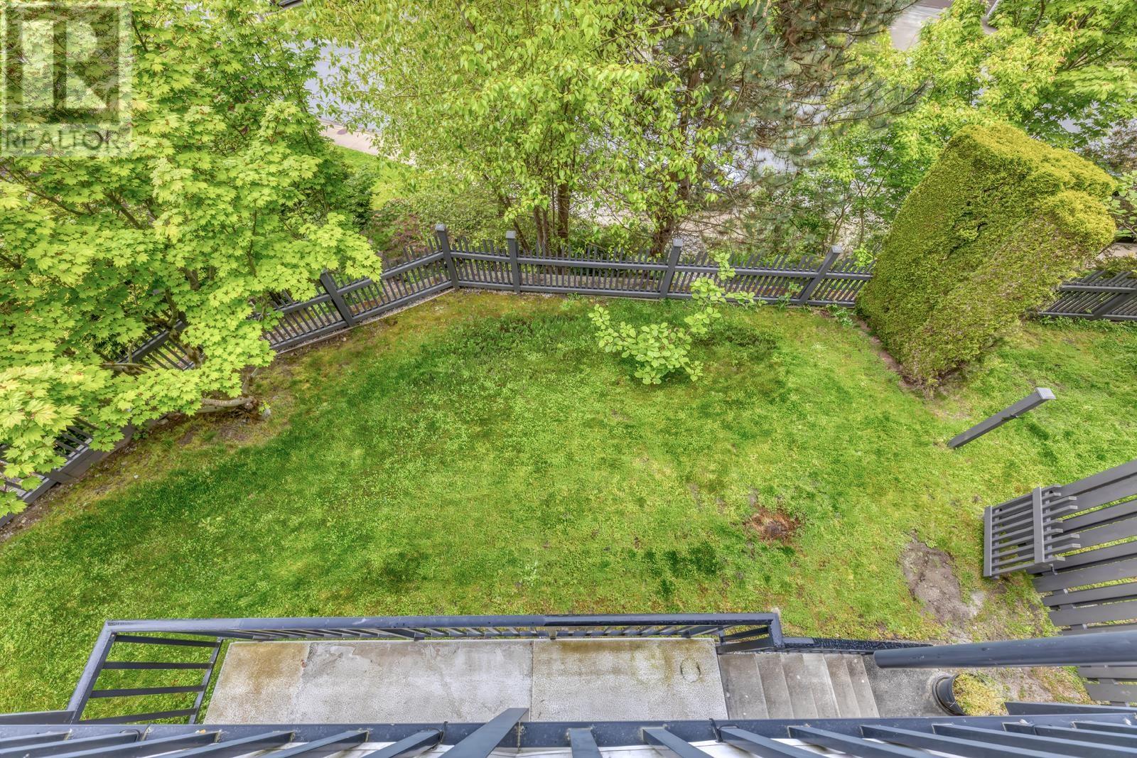 Photo 24 of 29 55 Hawthorn Drive, Port Moody BC
