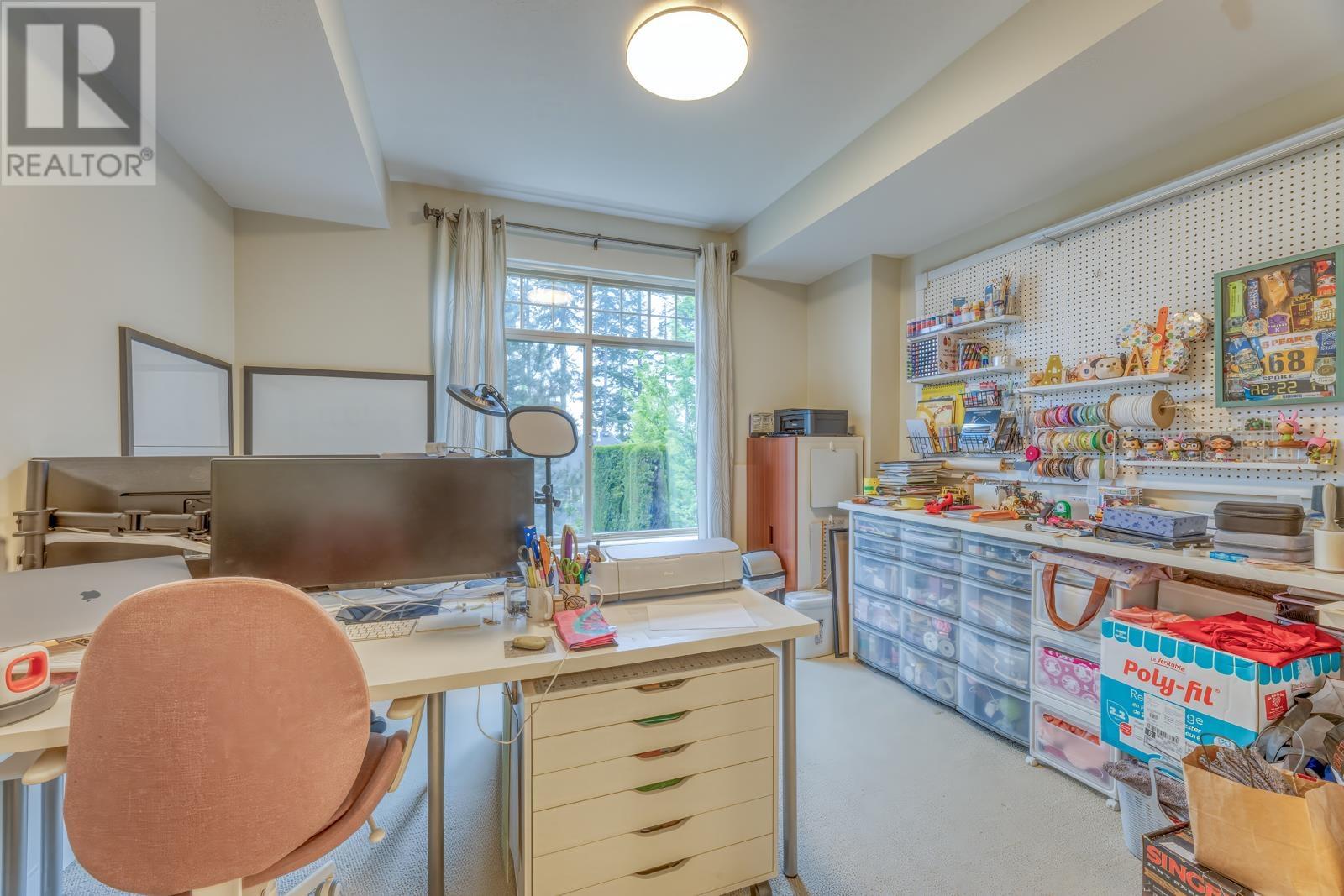 Photo 4 of 29 55 Hawthorn Drive, Port Moody BC