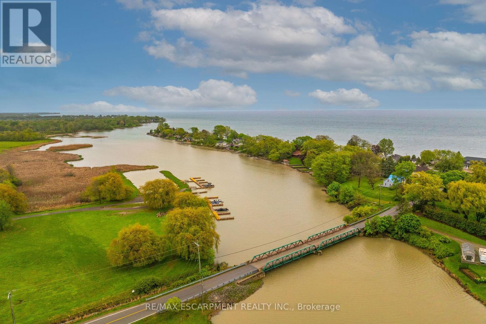 Photo 32 of 2 Driftwood Crescent, Haldimand ON