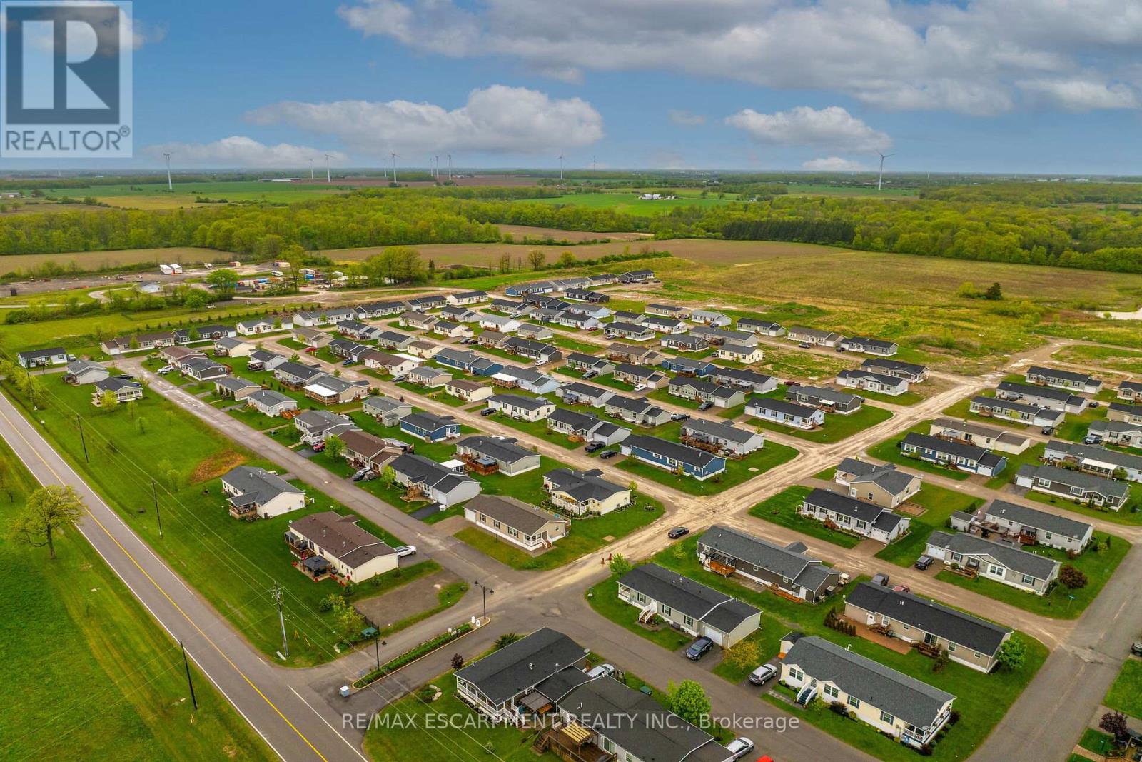 Photo 48 of 2 Driftwood Crescent, Haldimand ON