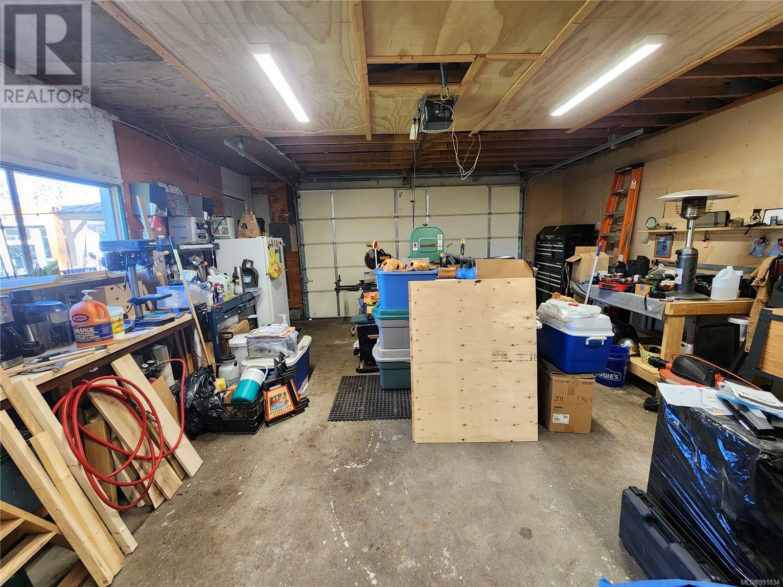 695 Evergreen Rd, Campbell River real estate listing 991834