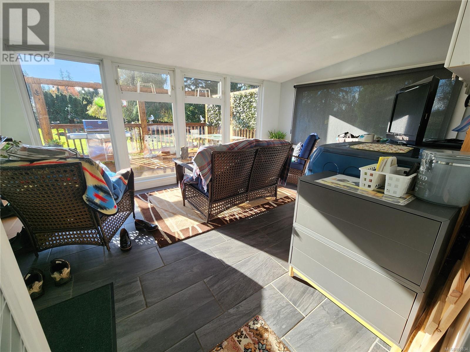 695 Evergreen Rd, Campbell River real estate listing 991834