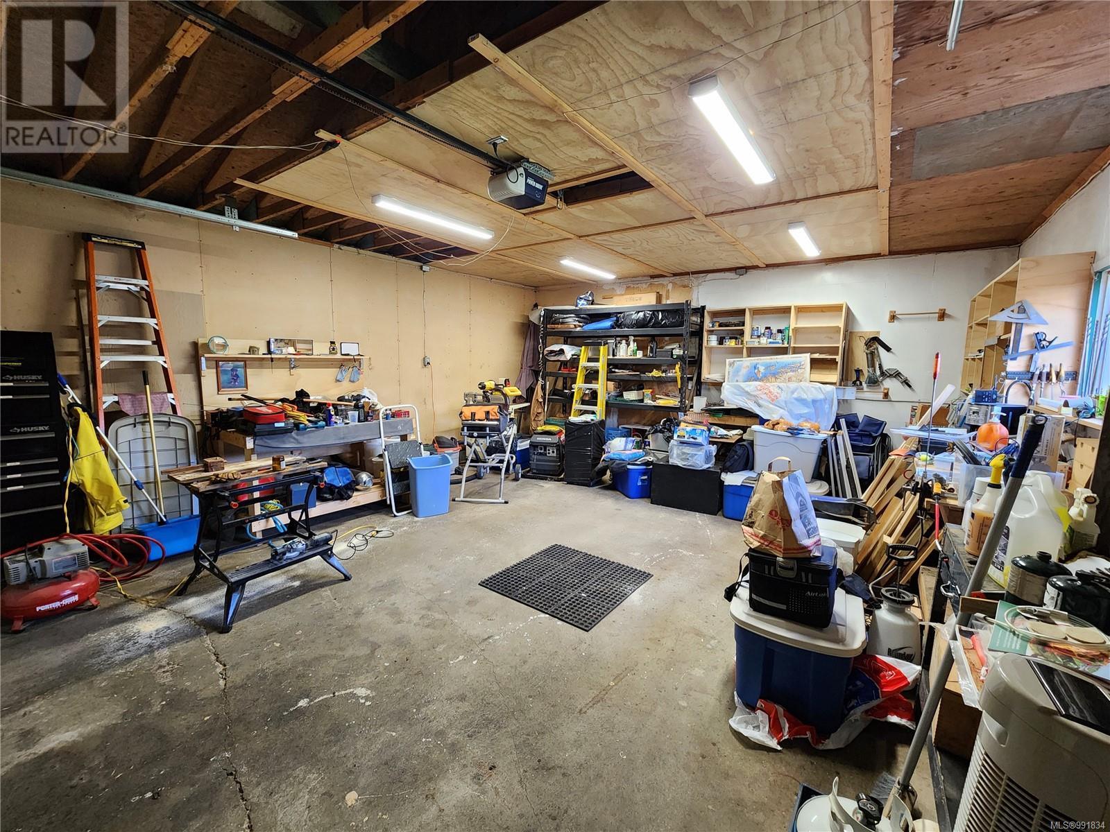 695 Evergreen Rd, Campbell River real estate listing 991834