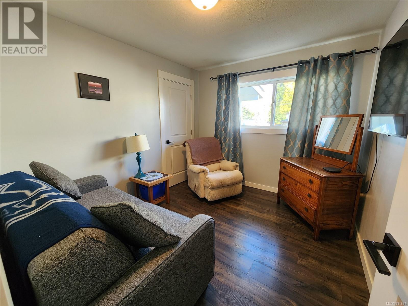 695 Evergreen Rd, Campbell River real estate listing 991834