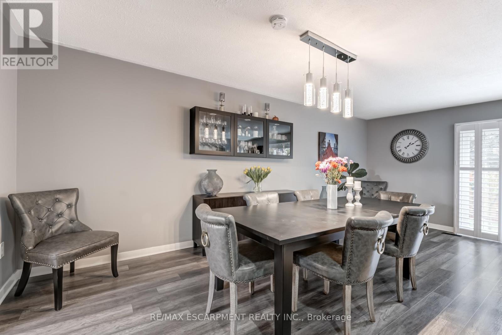 Photo 13 of 48 2825 Gananoque Drive, Mississauga ON