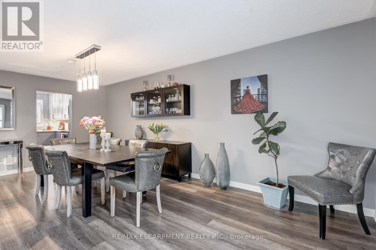 Photo 14 of 48 2825 Gananoque Drive, Mississauga ON